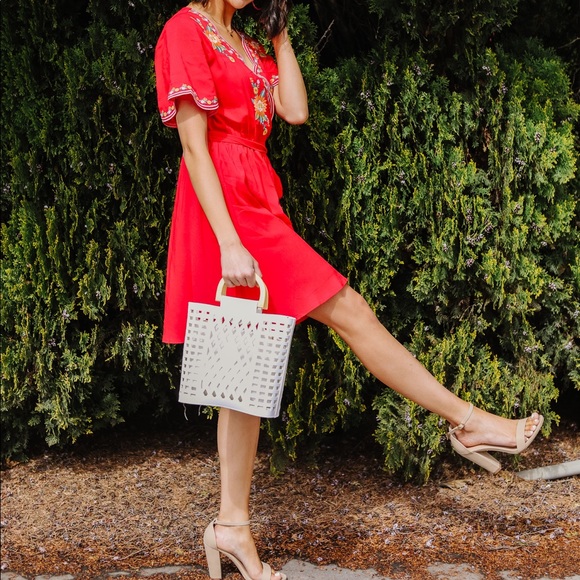 Joy Susan Madison Crossbody Bag in White - Picture 4 of 8